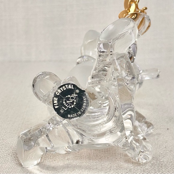 Lenox Winnie the Pooh Collection Disney Tigger with Gold Butterfly Figurine - Picture 4 of 12